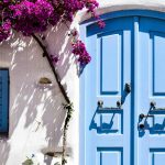 Γιατί τα σπίτια στις Κυκλάδες είναι λευκά με μπλε;