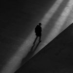 Η καθοριστική κίνηση που πρέπει να κάνεις όταν νιώσεις απειλή στον δρόμο