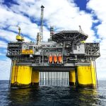 Ανεβάζει «θερμοκρασία» το πετρέλαιο: Κυρώσεις, παρασκηνιακές επαφές και ενεργειακές ελλείψεις - FinanceNews.gr