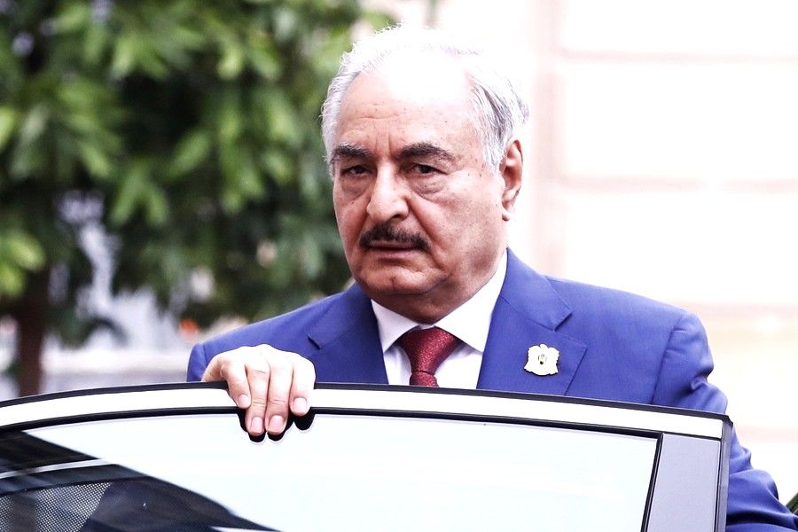 Διπλωματική εκτόνωση στη Βεγγάζη: Επίσκεψη γιου Χαφτάρ στην ελληνική κοινότητα μετά το επεισόδιο - FinanceNews.gr