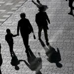 Μητέρα 10 παιδιών περιγράφει τις ανισότητες που αντιμετωπίζουν οι υπερπολύτεκνες οικογένειες