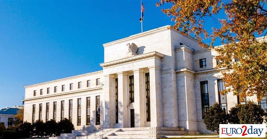 Η κόντρα Τραμπ-Λιζ Κουκ παίρνει το δρόμο για τα δικαστήρια