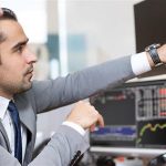 Σε πόλεμο η Αθήνα με hedge funds για τα «warrants ΑΕΠ»