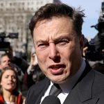 O Ελον Μασκ κατέθεσε μήνυση σε Apple και OpenAI για «συνωμοσία κυριαρχίας στη τεχνητή νοημοσύνη»