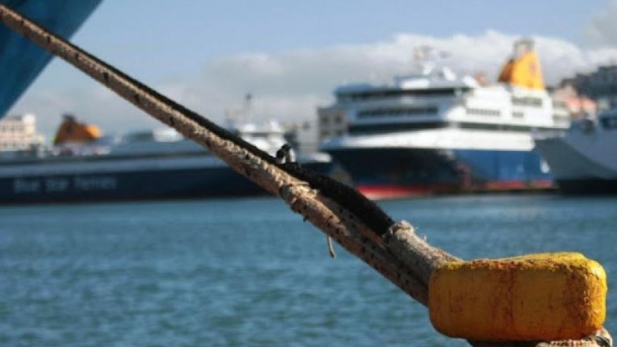 Λιμάνι Πειραιά: Aπαγορεύθηκε προσωρινά ο απόπλους του «Blue Star Mykonos» - Ο λόγος