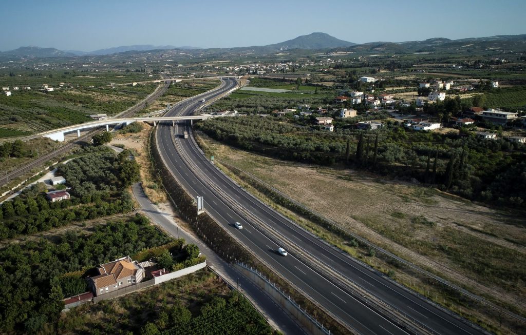 Όλο και περισσότερα οχήματα στους ελληνικούς αυτοκινητοδρόμους: Αύξηση 4,58% της κίνησης μέσα σε έναν χρόνο