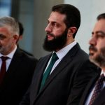 Αυτούς στηρίζει η Δύση: Κυβερνητικές δυνάμεις της Συρίας εκτελούν εν ψυχρώ εθελοντή διασώστη