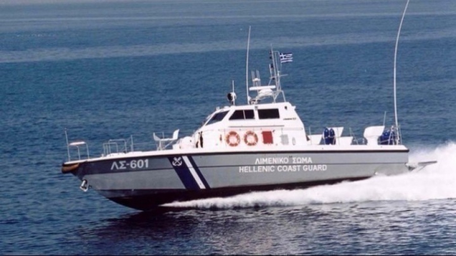 Το Λιμενικό εντόπισε 26 αλλοδαπούς και τη σορό γυναίκας στο Αγαθονήσι