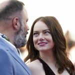 «Bugonia»: Η νέα ανατρεπτική ταινία του Γιώργου Λάνθιμου σαρώνει τη Βενετία πριν καν προβληθεί