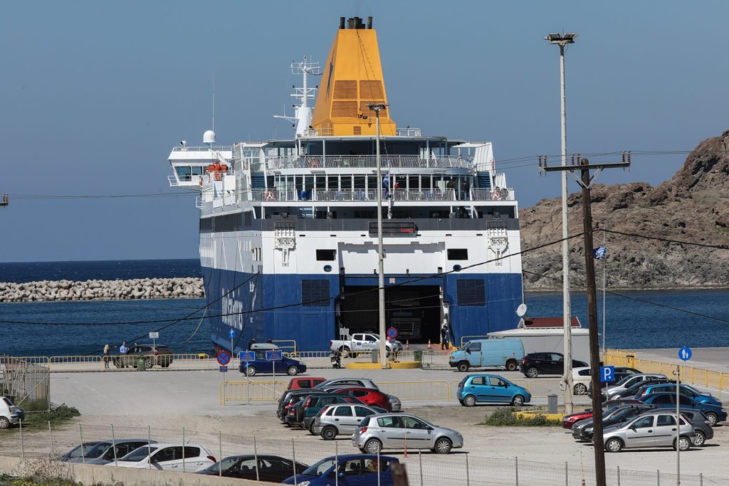 Blue Star Mykonos: Απέπλευσε το πλοίο - Άρση απαγορευτικού