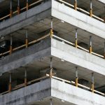 Κατασκευαστικός κλάδος: Οι άδειες δείχνουν ανάκαμψη, η οικονομία πίεση - FinanceNews.gr