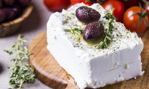 Οι δασμοί Τραμπ και οι επιπτώσεις στα ελληνικά προϊόντα – Ελαιόλαδο, φέτα, κρασί και ελιές - FinanceNews.gr