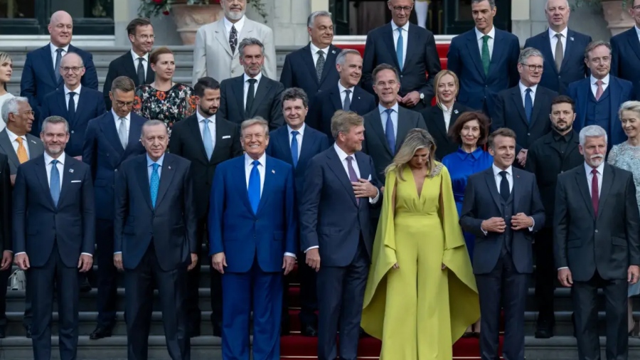 Κόλαφος η FT: Οι Ευρωπαίοι πούλησαν την «πολιτική ψυχή» τους στις ΗΠΑ