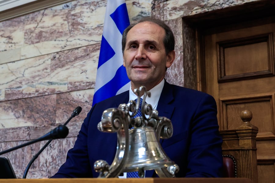 O Απόστολος Βεσυρόπουλος υπέστη ανακοπή καρδιάς - FinanceNews.gr