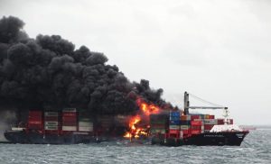 Θαλάσσιες μεταφορές σε κίνδυνο: Πυρκαγιές «χτυπούν» πλοία νέας γενιάς - FinanceNews.gr