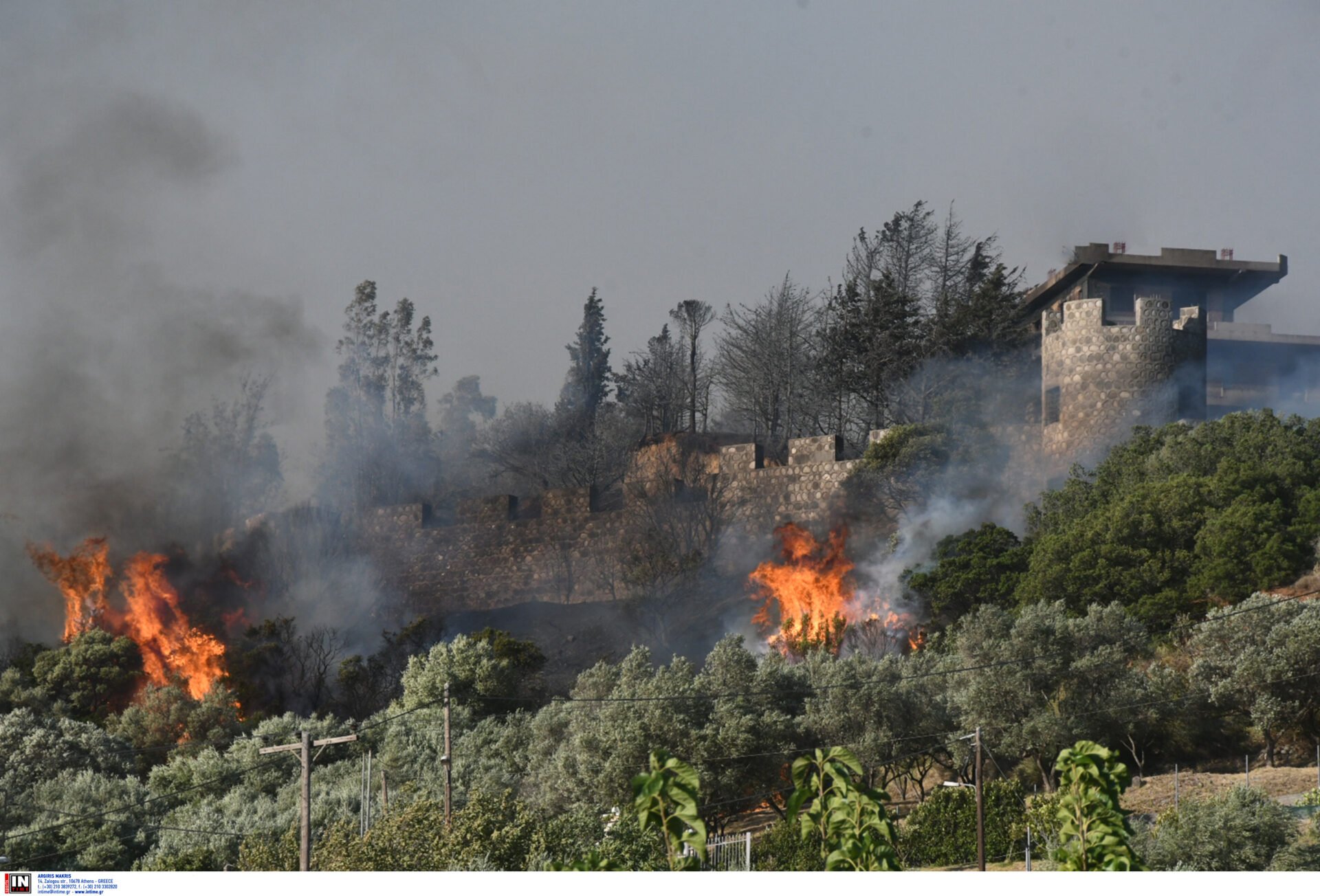 Φωτιά στην Αχαΐα: Μήνυμα 112 για εκκένωση σε Βούντενη και Μπάλα