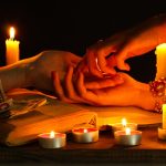 Ένα μέντιουμ, τα crytpos και τα δισεκατομμύρια: Πώς η κληρονόμος του ομίλου Thomson Reuters βρέθηκε στα δικαστήρια με την κολλητή της