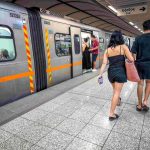 Υπ. Μεταφορών: Τοποθετούνται απινιδωτές στους σταθμούς μετρό της Αθήνας με χορηγία Μασούτη