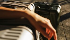 Το μακάβριο στιλιστικό μυστικό της βασιλικής οικογένειας: Τι κρύβεται πάντα στη βαλίτσα τους;