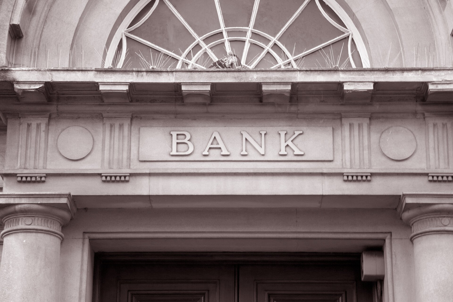 Credit rating agencies on Greek banks