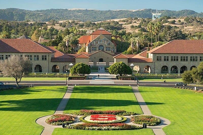 ΗΠΑ: Πάνω από 360 απολύσεις από το Stanford μετά τις περικοπές Τραμπ - FinanceNews.gr
