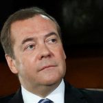 Μεντβέντεφ σε ΕΕ: Θα δράσουμε κατά όσων επιχειρήσουν να «κλέψουν» ρωσικά assets
