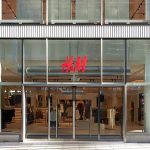 Εκτόξευση κερδοφορίας για την H&M παρά τις στάσιμες πωλήσεις