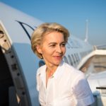 Το... απρόοπτο με την πτήση της von der Leyen - Προσγειώθηκε με παραδοσιακούς χάρτες, «έπεσε» τo GPS - Ρίχνουν την ευθύνη στη Ρωσία