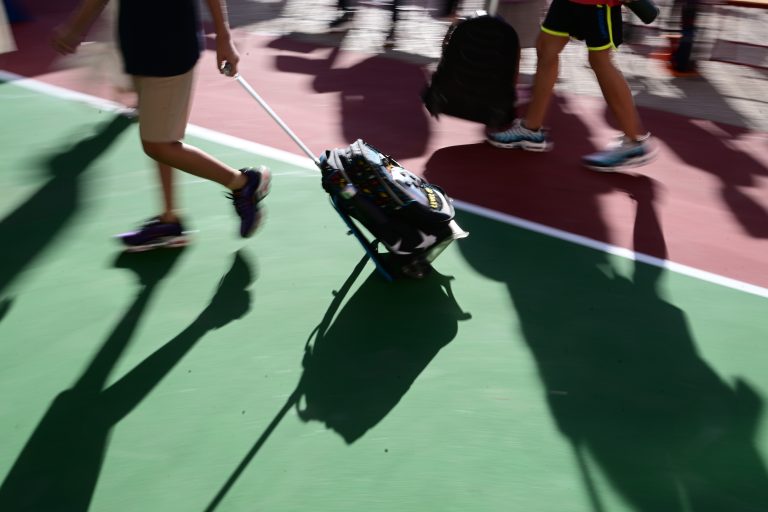 Σχολεία 2025: Πότε ανοίγουν - Οι αργίες - FinanceNews.gr