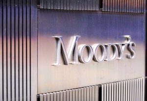 Moody’s: Θετική επίδραση στο αξιόχρεο της Ελλάδας από το νέο φορολογικό πακέτο - FinanceNews.gr