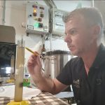 Μπίρα Αμμούσα: Από ένα υπόγειο στην Πάτρα, επεκτάθηκε σε όλη στην Ελλάδα και ταξιδεύει μέχρι και το Χονγκ Κονγκ