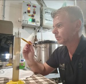 Μπίρα Αμμούσα: Από ένα υπόγειο στην Πάτρα, επεκτάθηκε σε όλη στην Ελλάδα και ταξιδεύει μέχρι και το Χονγκ Κονγκ