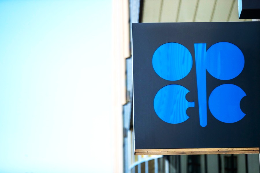 Ανατροπή στις αγορές πετρελαίου: OPEC+ και κυρώσεις στην Τεχεράνη κρατούν τις τιμές σε τεντωμένο σχοινί - FinanceNews.gr
