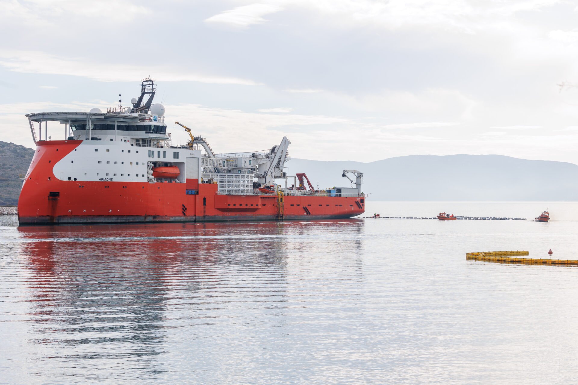 IPTO signs deal for construction of new Corfu - Igoumenitsa electrical interconnection