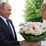 «Βλέπαμε τα πράγματα διαφορετικά» - Η Merkel αφηγείται τη σχέση της με τον Putin