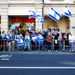 «Φέρτε τους σπίτι τώρα»: Διαδηλωτές πιέζουν Τραμπ και Νετανιάχου για συμφωνία στη Γάζα - FinanceNews.gr