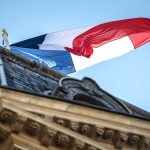 Γαλλία: Πτώση των futures 10ετών ομολόγων μετά την υποβάθμιση από τον Fitch - FinanceNews.gr