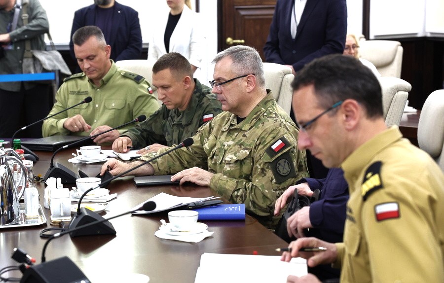 Συναγερμός στην Πολωνία λόγω απειλής από drones - FinanceNews.gr