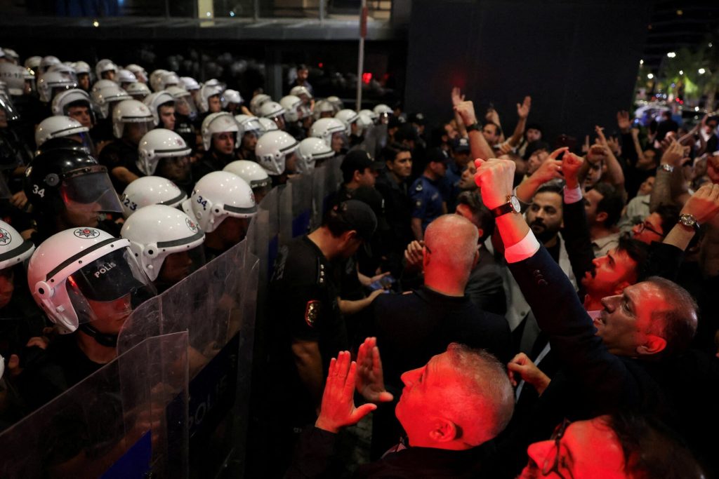 Τουρκία: Σε διαδηλώσεις καλεί το CHP