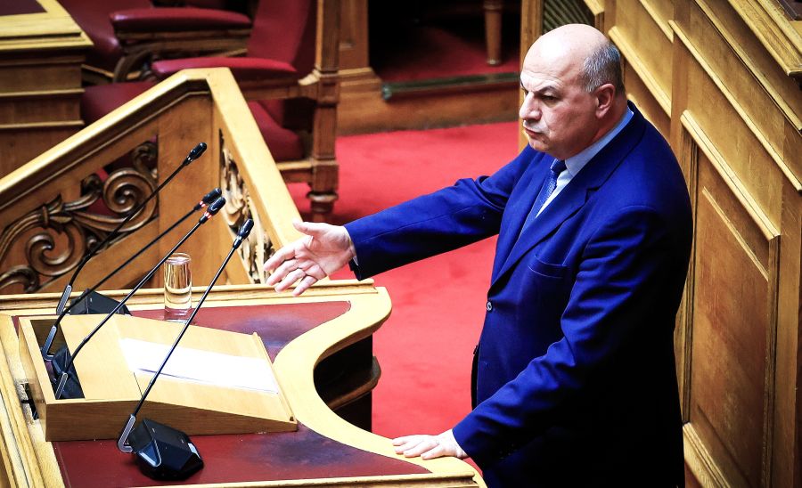 «Μαθήματα μηδενισμού από το ΠΑΣΟΚ»: Η σκληρή απάντηση του ΥΠΑΑΤ για την αγροτική πολιτική - FinanceNews.gr