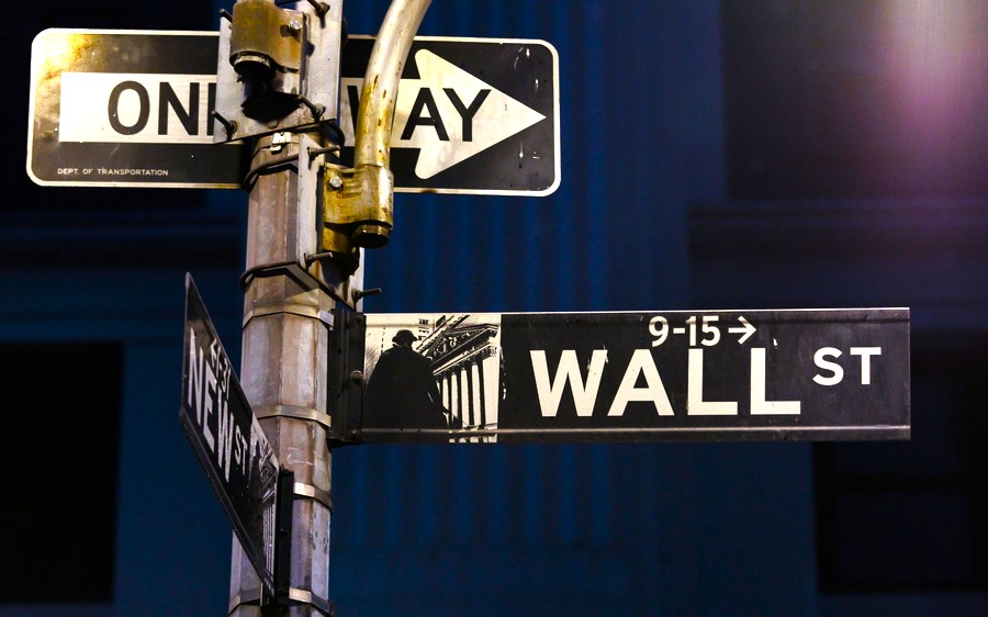 Wall Street: Μαύρη μέρα για τους δείκτες αλλά η AI γράφει ιστορία με deal $10 δισ. - FinanceNews.gr
