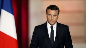 Financial Times: Ο Macron χλεύασε  την πρωτοβουλία της Ursula von der Leyen για το τείχος των drones