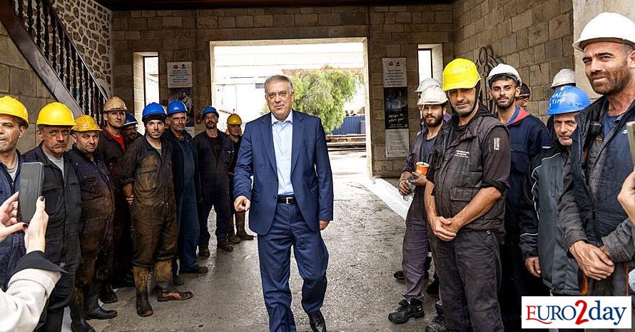 Τα ναυπηγεία της ΟΝΕΧ στη Σύρο επισκέφτηκε ο Τάκης Θεοδωρικάκος