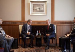 Μητσοτάκης στον Βασιλιά Abdullah II: «Η Ελλάδα έτοιμη να συμβάλει στην ανοικοδόμηση της Γάζας»