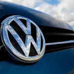 Κλυδωνίζεται η Volkswagen - Σταματά την παραγωγή λόγω κινεζικών περιορισμών στους ημιαγωγούς