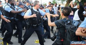 Ουάσινγκτον: 'Εμπόλεμη ζώνη το Σικάγο - Οι διαδηλωτές πληρώνονται από καρτέλ και συμμορίες'