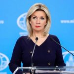 Ρώσικο «ράπισμα» στη Γαλλία: Η Zakharova εξευτέλισε τον Macron – Η απάντηση του Κρεμλίνου που σόκαρε τη Δύση
