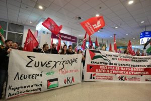 Απελευθερώθηκαν οι Έλληνες ακτιβιστές του στολίσκου – Επέστρεψαν στην Αθήνα - FinanceNews.gr