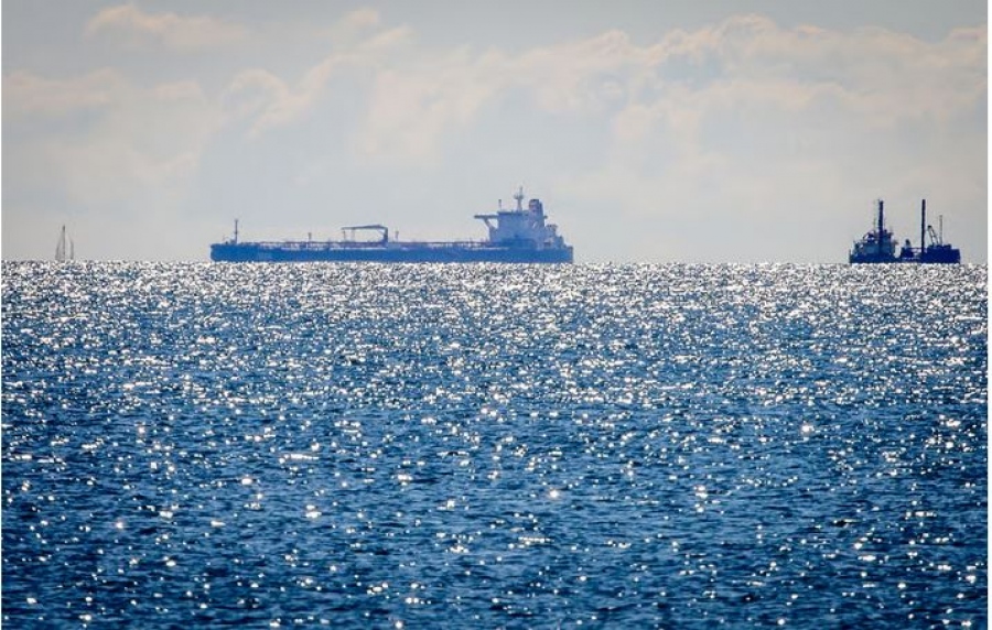 Θέατρο ή πρόβα πολέμου οι κινήσεις κατά των ρωσικών τάνκερ - Πώς ο στόλος του Putin τρυπά τις δυτικές κυρώσεις