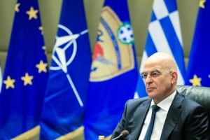 Ένοπλες Δυνάμεις: Προαιρετική στράτευση γυναικών, αυξήσεις και νέο μοντέλο θητείας - FinanceNews.gr